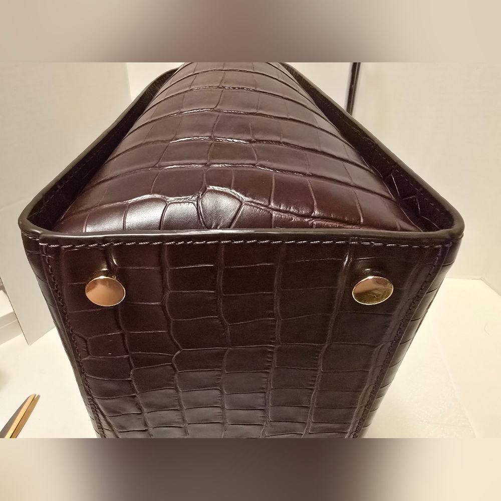 Michael Kors Crocodile Embossed tote - Picture 5 of 15